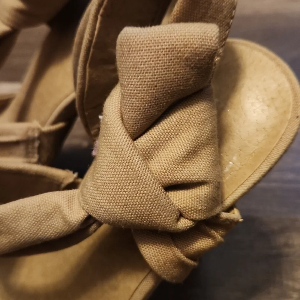 Jessica Simpson  Tan High Heels Size 7